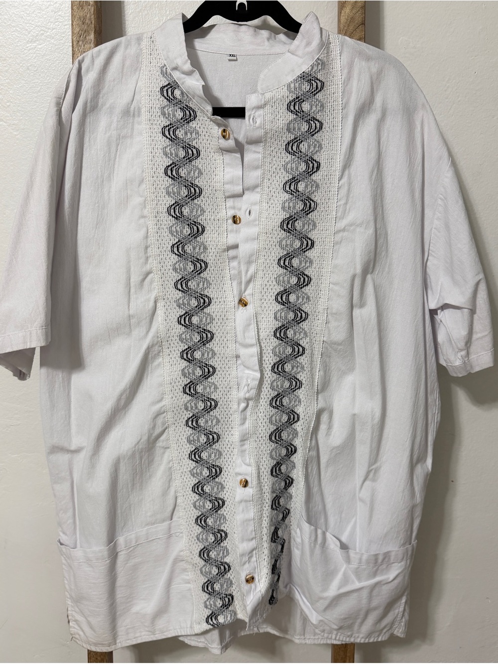 Men's White Embroidered Short-Sleeve Button-Down Shirt